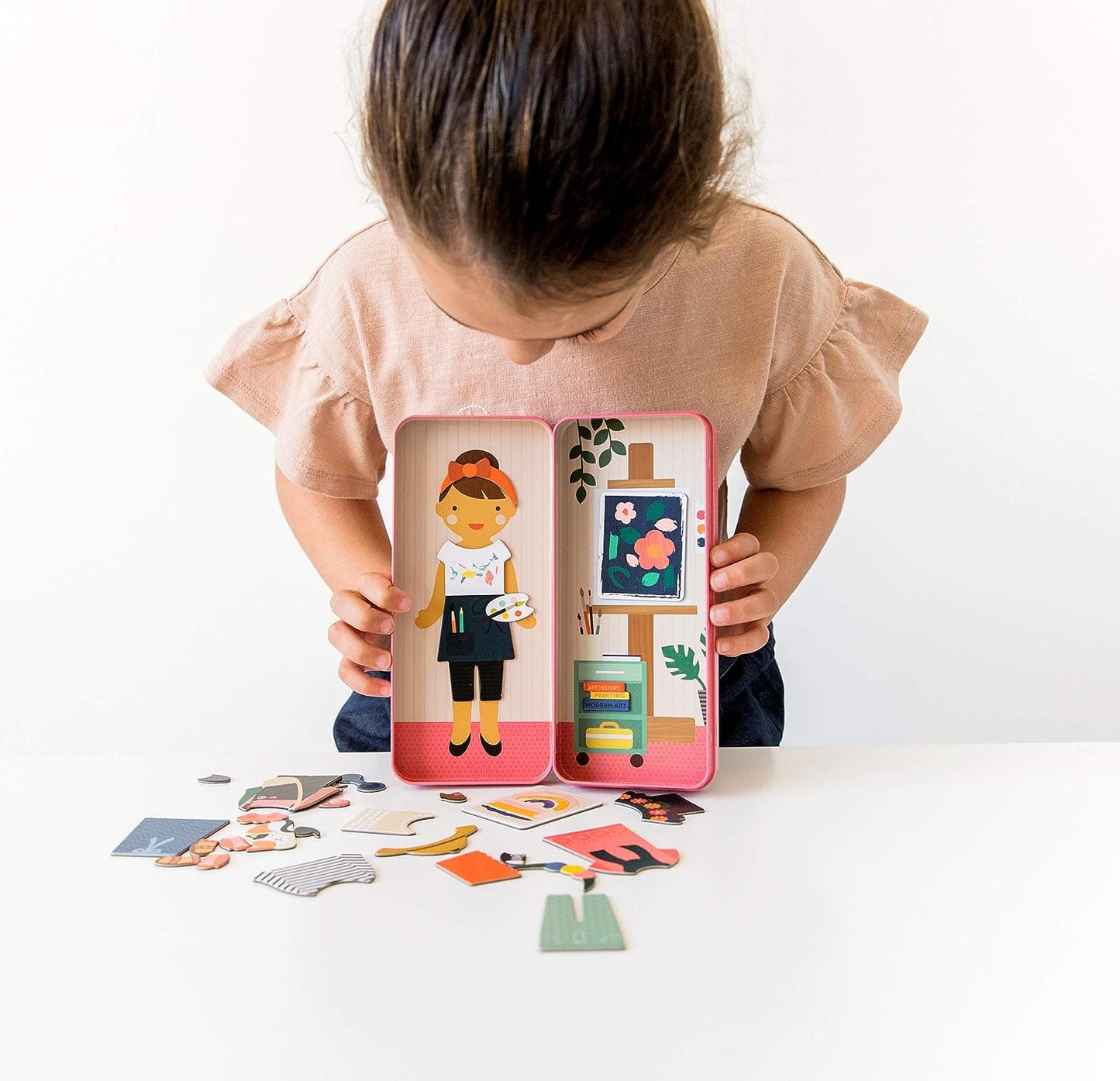 Shine Bright Magnetic Dress Up Game