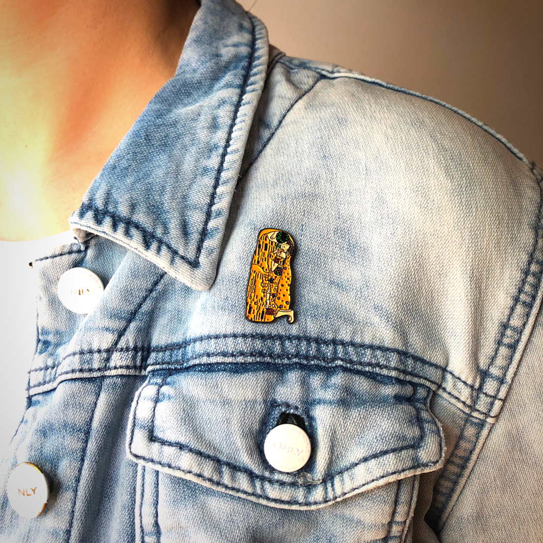 The Kiss Lapel Pin