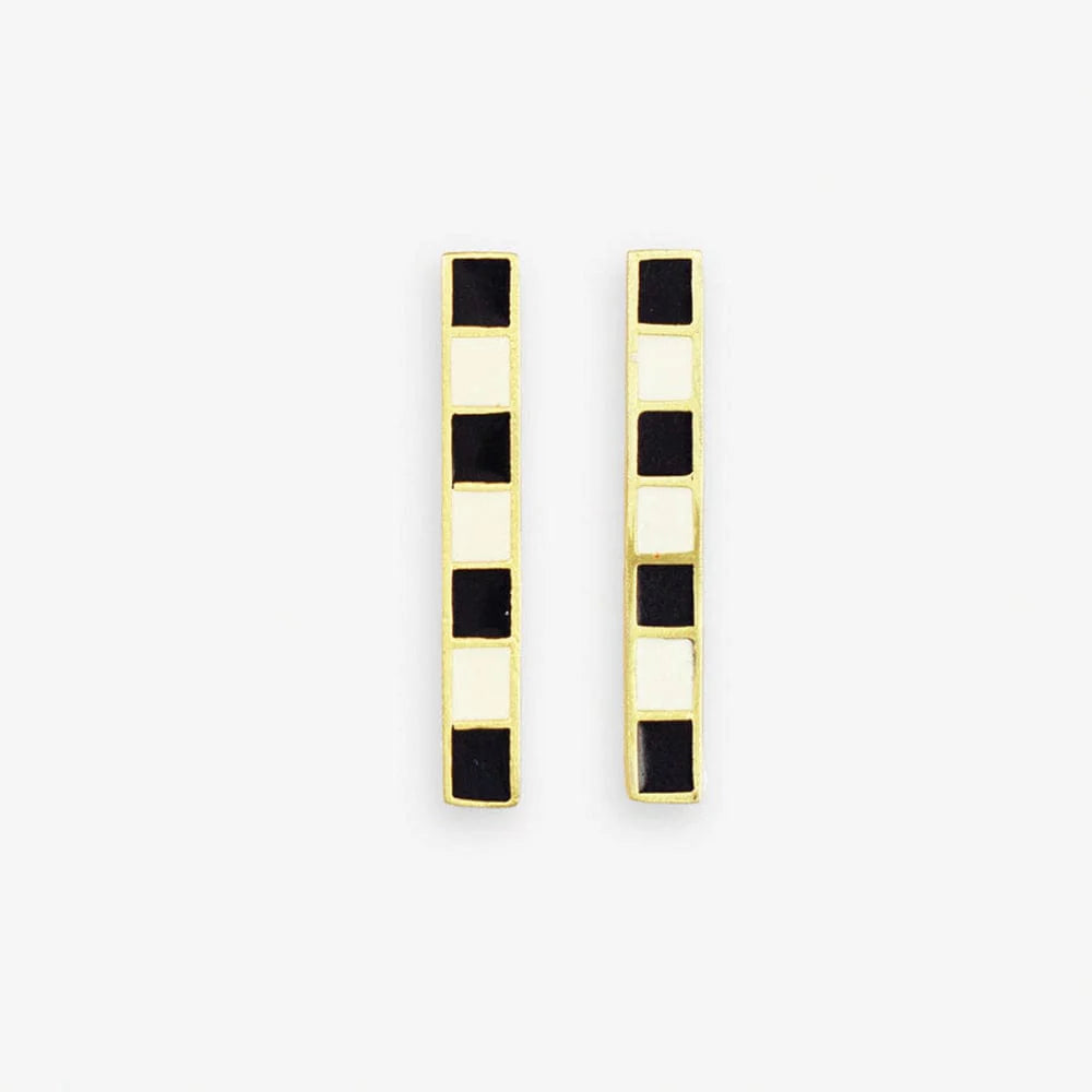 Adele colorblock enamel bar earrings black/white